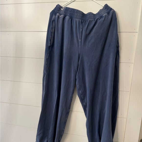 FP Movement Hotshot crossoverr set
Midnight Navy
XL
Excellent condition - Picture 2 of 4